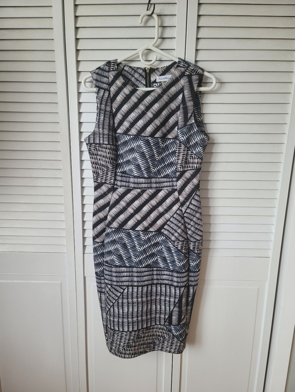CALVIN KLEIN Patterned Sheath Dress, Size 8